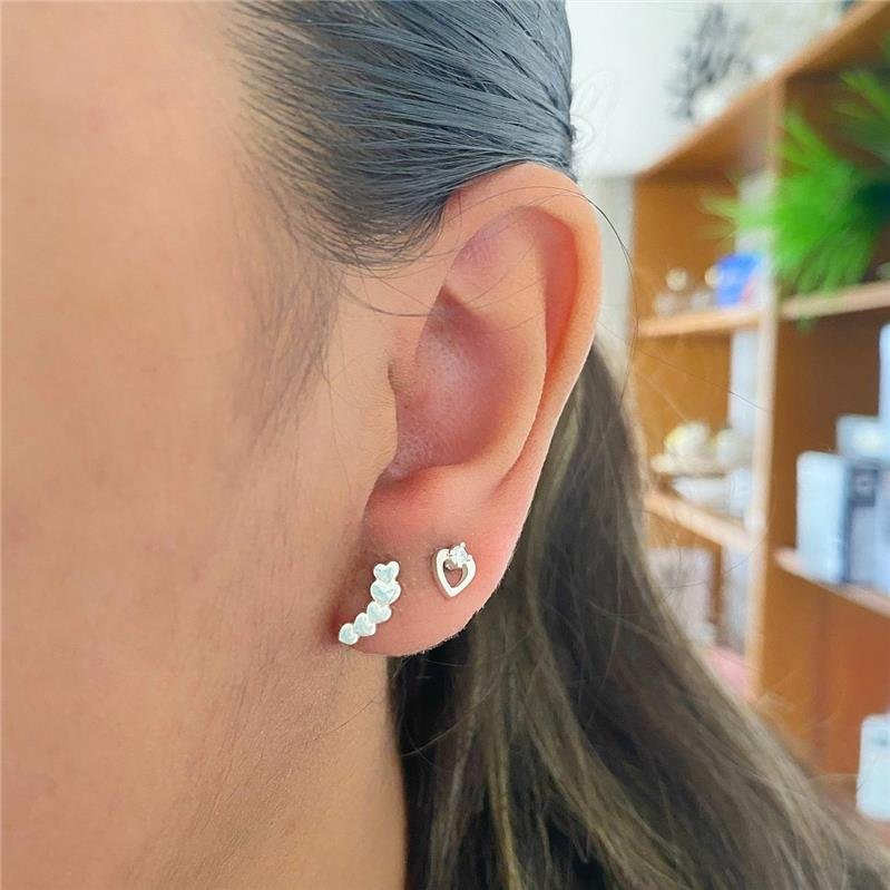 BRINCO PRATA 925 CORAÇÃO VAZADO COM ZIRCÔNIA