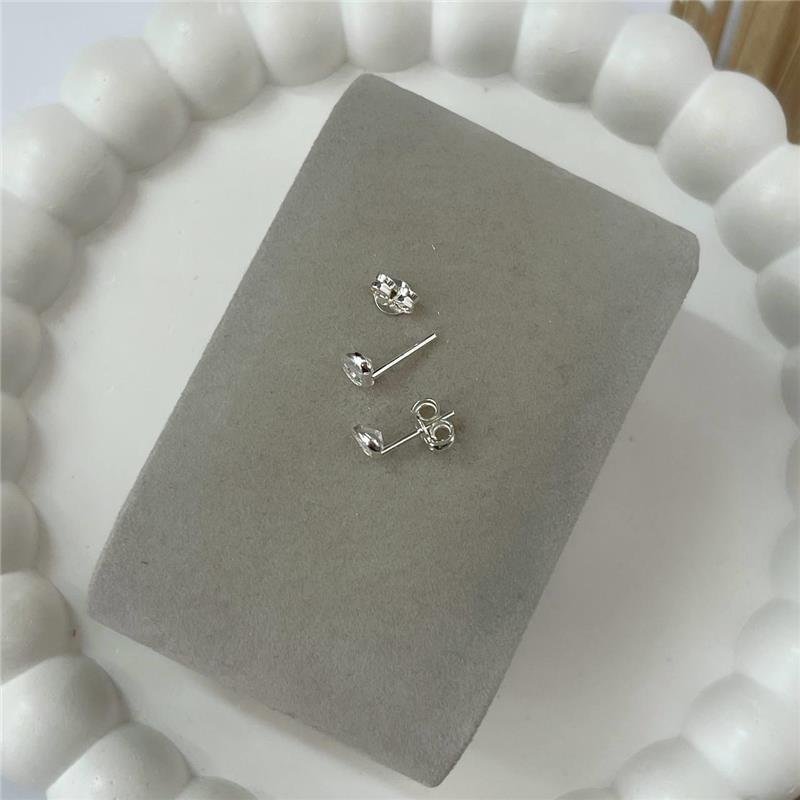 BRINCO PRATA 925 CORAÇÃO ZIRCÔNIA CONTORNO EM PRATA