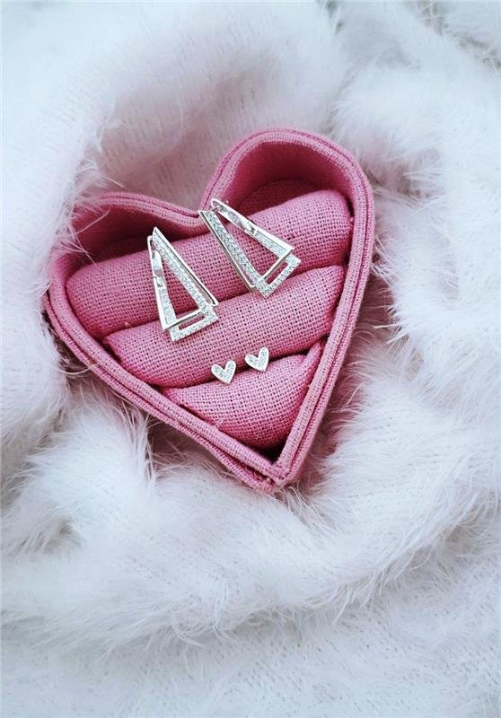 BRINCO PRATA 925 CORAÇÃO ZIRCONIA PEQUENO