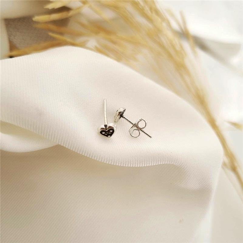 BRINCO PRATA 925 CORAÇÃOZINHO COM PEDRA