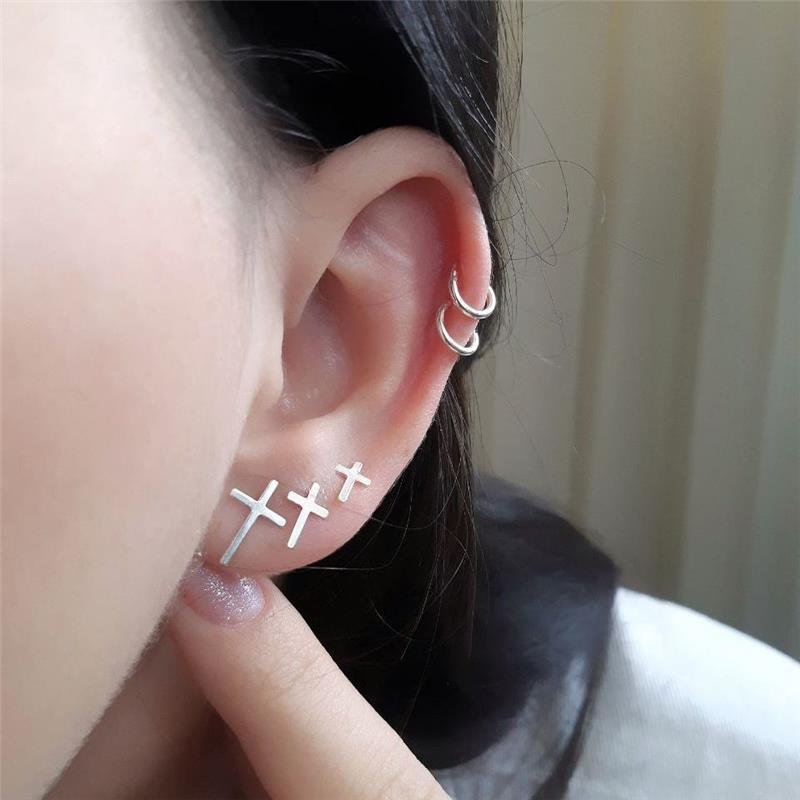 BRINCO PRATA 925 CRUZ LISA PEQUENA