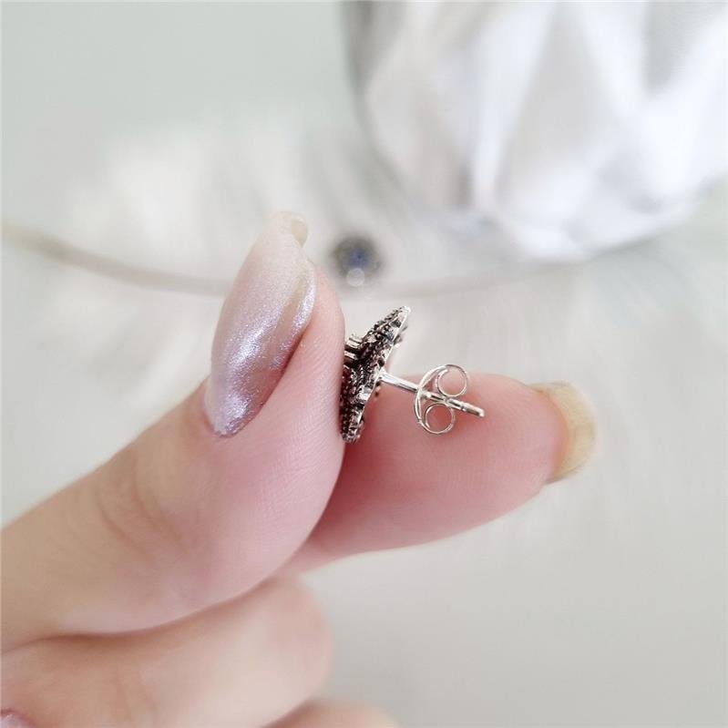 BRINCO PRATA 925 FLOR TRABALHADA PEDRA NATURAL