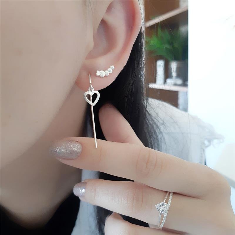 BRINCO PRATA 925 GANCHO CORAÇÃO VAZADO LISO 