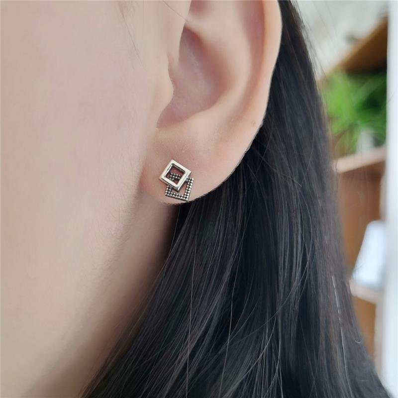 BRINCO PRATA 925 GEOMÉTRICO DOIS QUADRADOS