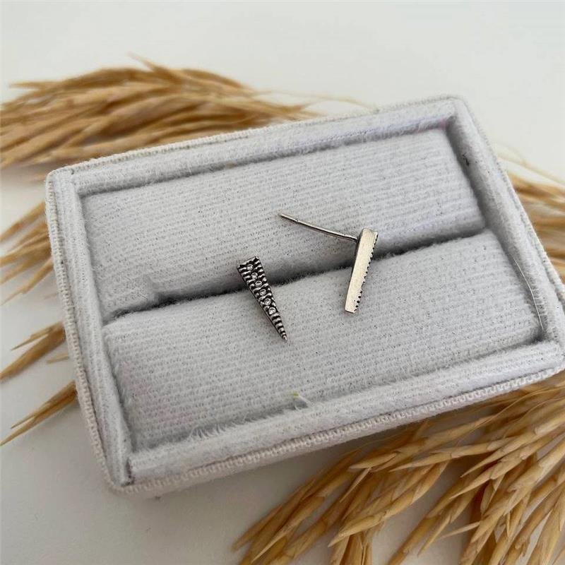 BRINCO PRATA 925 GEOMÉTRICO TRIANGULAR MÉDIO