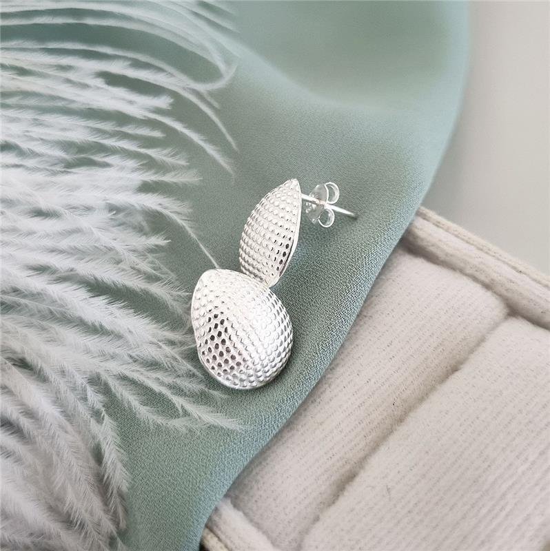 BRINCO PRATA 925 GOTA ABAULADA TRABALHADA