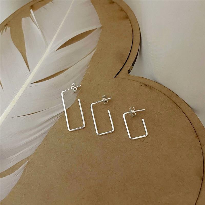 BRINCO PRATA 925 INDIVIDUAL GEOMÉTRICO RETANGULAR LISO 