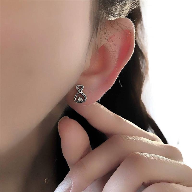 BRINCO PRATA 925 INFINITO ASSIMÉTRICO COM PEDRA