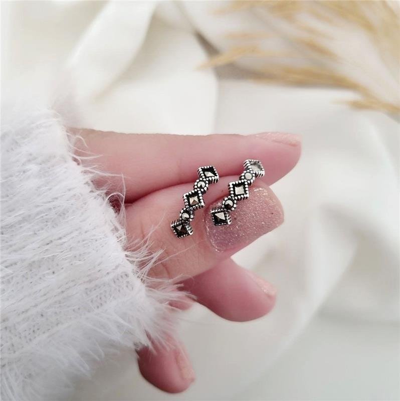 BRINCO PRATA 925 LOSANGOS BOLINHAS COM PEDRA