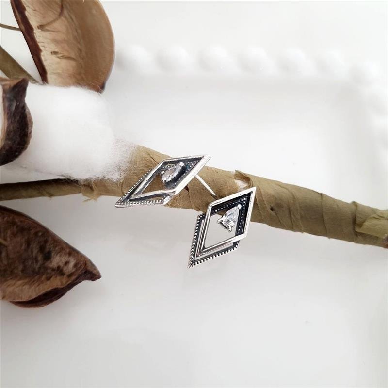 BRINCO PRATA 925 LOSANGOS COM PEDRA GOTA