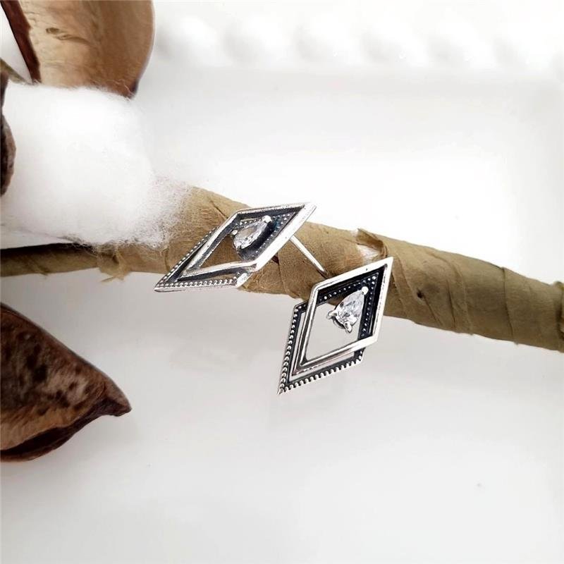 BRINCO PRATA 925 LOSANGOS COM PEDRA GOTA