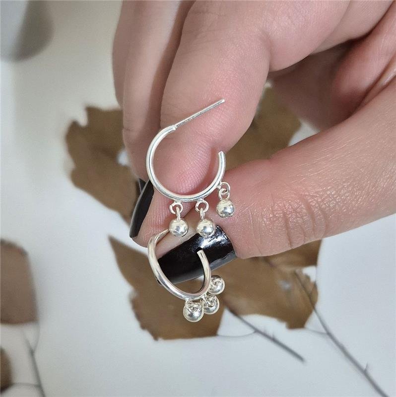 BRINCO PRATA 925 MEIA ARGOLA 3 BOLINHAS