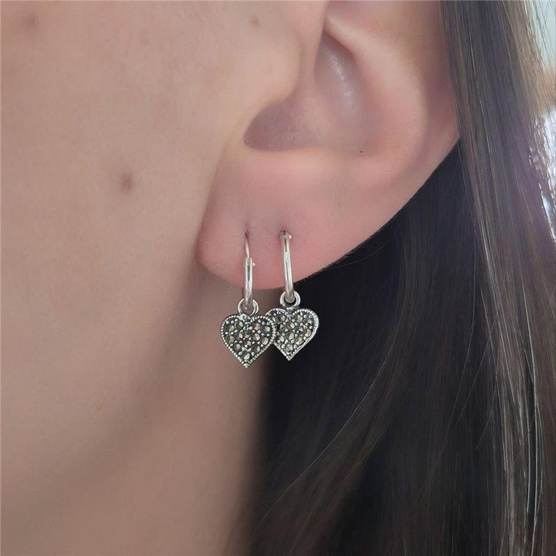 BRINCO PRATA 925 MEIA ARGOLA CORAÇÃO CRAVEJADO MARCASSITA