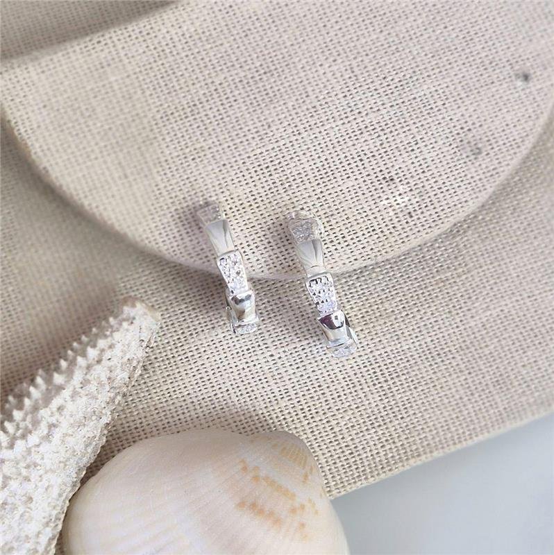 BRINCO PRATA 925 MEIA ARGOLA ENCAIXES ALTERNADOS LISOS E CRAVEJADOS