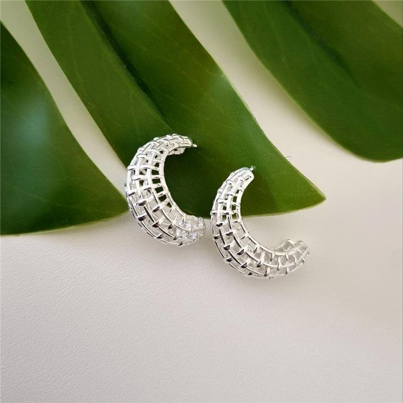 BRINCO PRATA 925 MEIA ARGOLA TRANÇADA