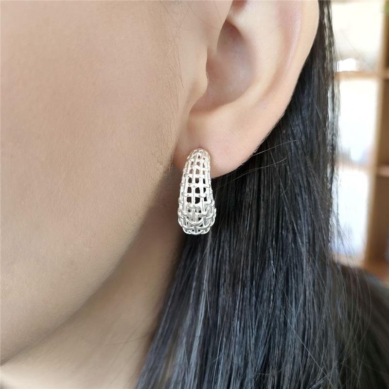 BRINCO PRATA 925 MEIA ARGOLA TRANÇADA