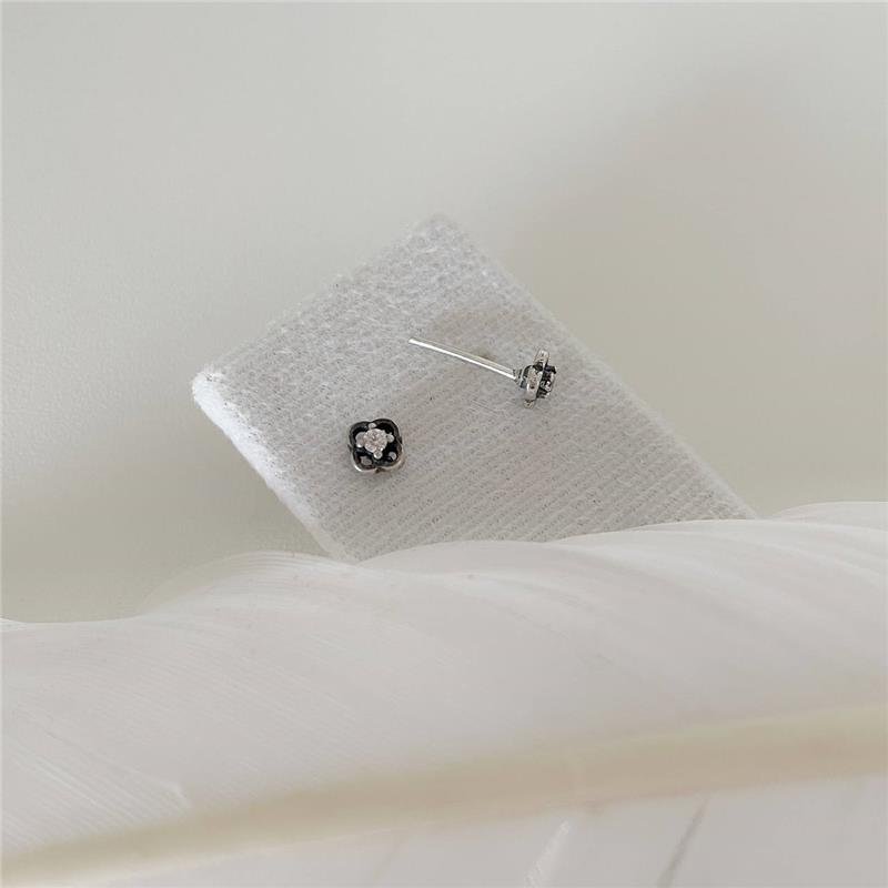 BRINCO PRATA 925 MINI FLOR COM ZIRCÔNIA