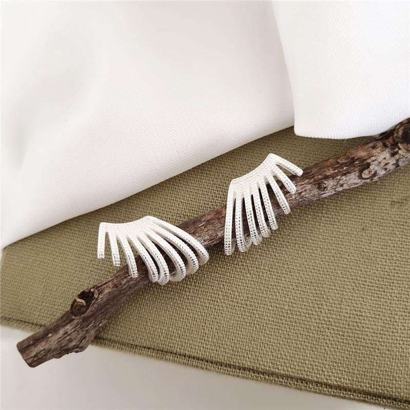 BRINCO PRATA 925 OITO GARRAS TRABALHADO