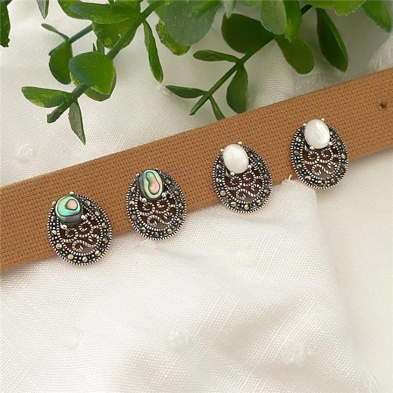 BRINCO PRATA 925 OVAL COM PEDRA NATURAL