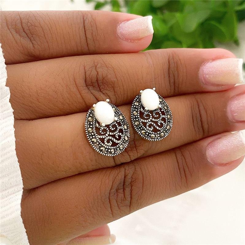 BRINCO PRATA 925 OVAL COM PEDRA NATURAL