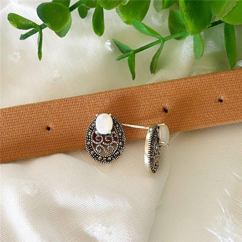 BRINCO PRATA 925 OVAL COM PEDRA NATURAL