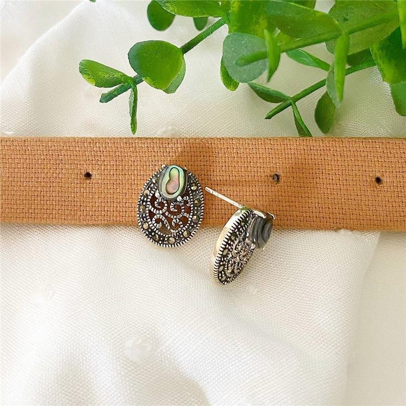 BRINCO PRATA 925 OVAL COM PEDRA NATURAL