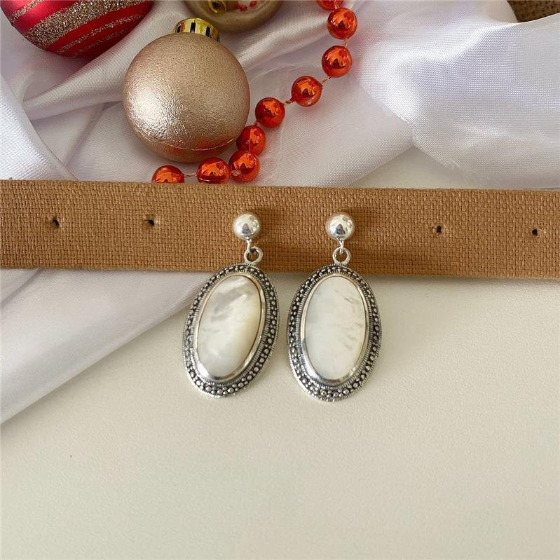 BRINCO PRATA 925 OVAL PENDURADO COM PEDRA NATURAL