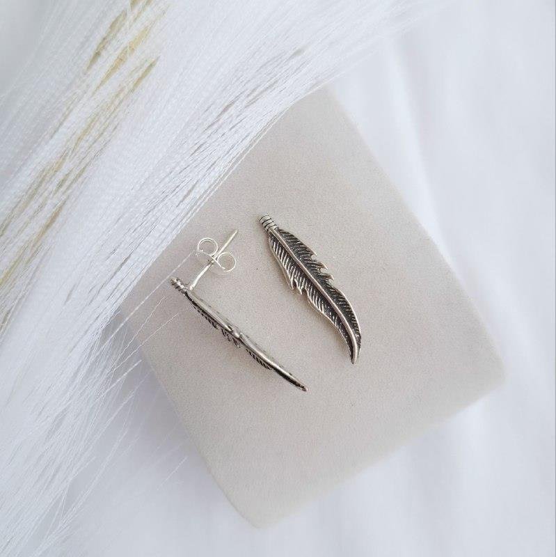 BRINCO PRATA 925 PENA TRABALHADA BALI MÉDIA