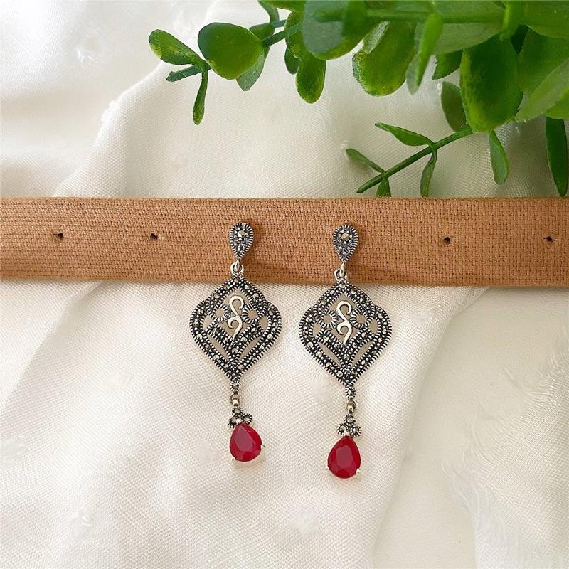 BRINCO PRATA 925 PENDURADO ARABESCOS COM PEDRA PENDURADA