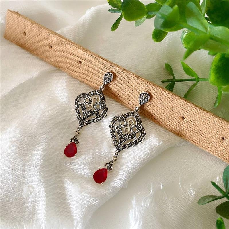 BRINCO PRATA 925 PENDURADO ARABESCOS COM PEDRA PENDURADA