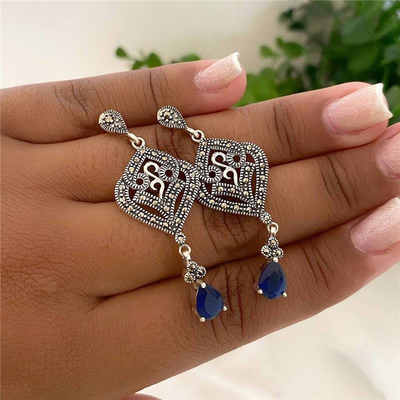 BRINCO PRATA 925 PENDURADO ARABESCOS COM PEDRA PENDURADA