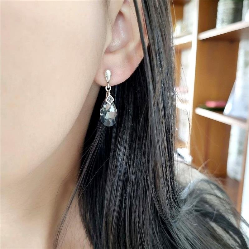 BRINCO PRATA 925 PENDURADO GOTA CRISTAL PRETO