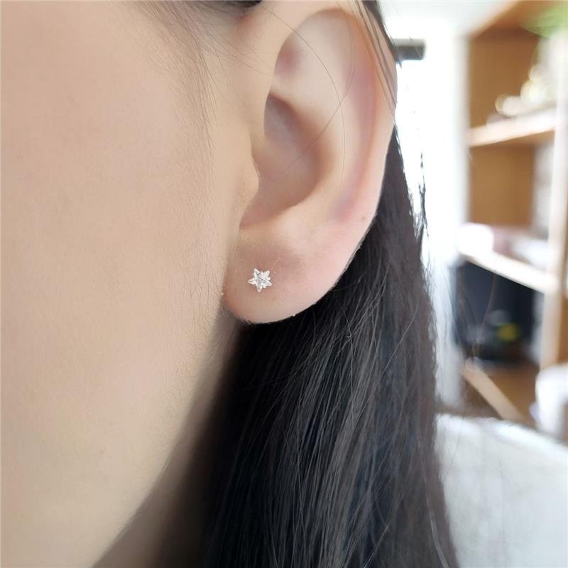 BRINCO PRATA 925 PONTO LUZ ESTRELA 4MM