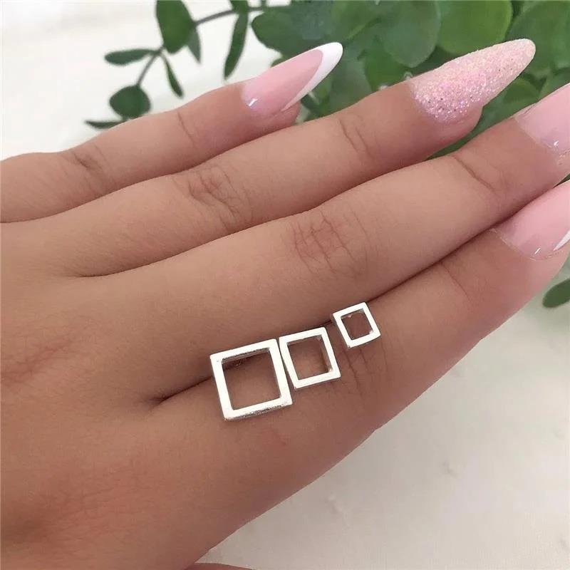 BRINCO PRATA 925 QUADRADO LISO PEQUENO