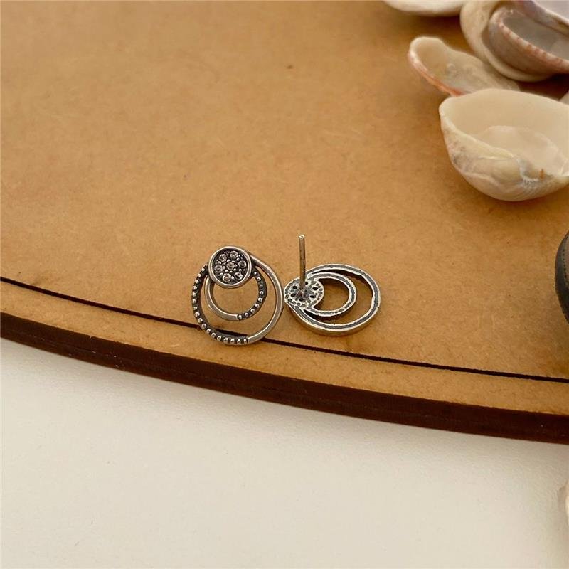 BRINCO PRATA 925 TRÊ CIRCULOS COM PEDRA