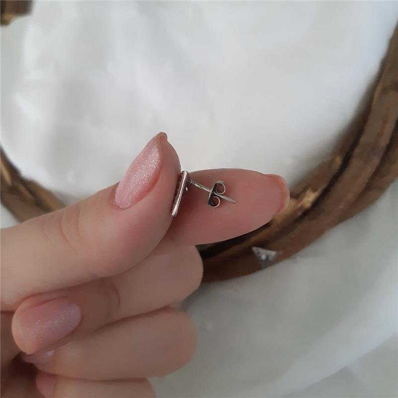 BRINCO PRATA 925 TRIÂNGULO COM ZIRCÔNIAS