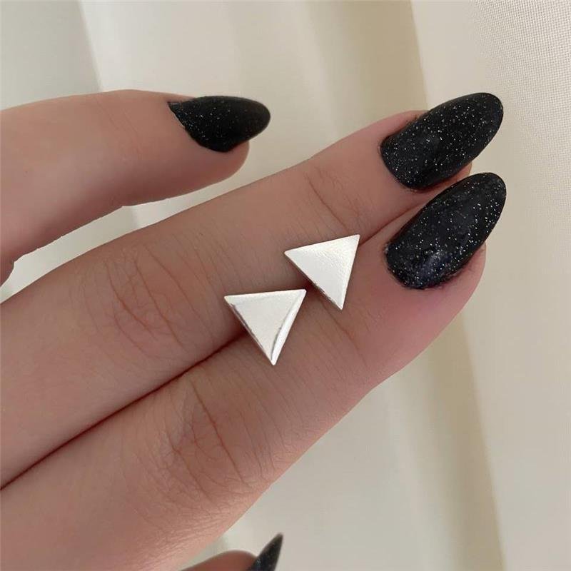 BRINCO PRATA 925 TRIÂNGULO LISO