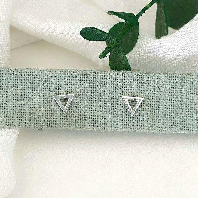 BRINCO PRATA 925 TRIÂNGULO LISO