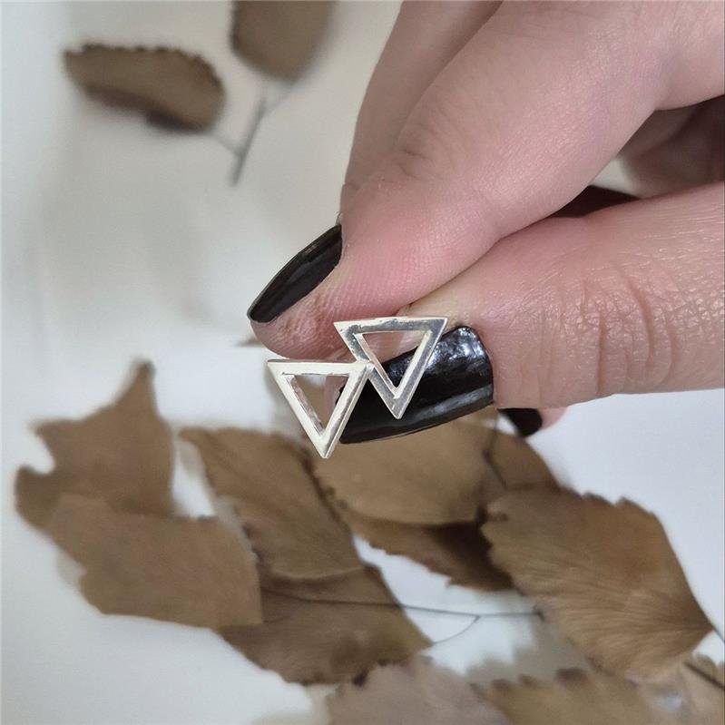 BRINCO PRATA 925 TRIÂNGULO LISO GRANDE