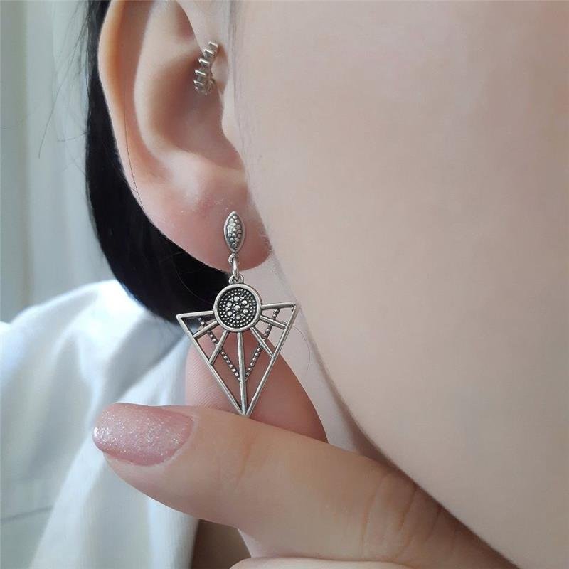 BRINCO PRATA 925 TRIÂNGULO VAZADO