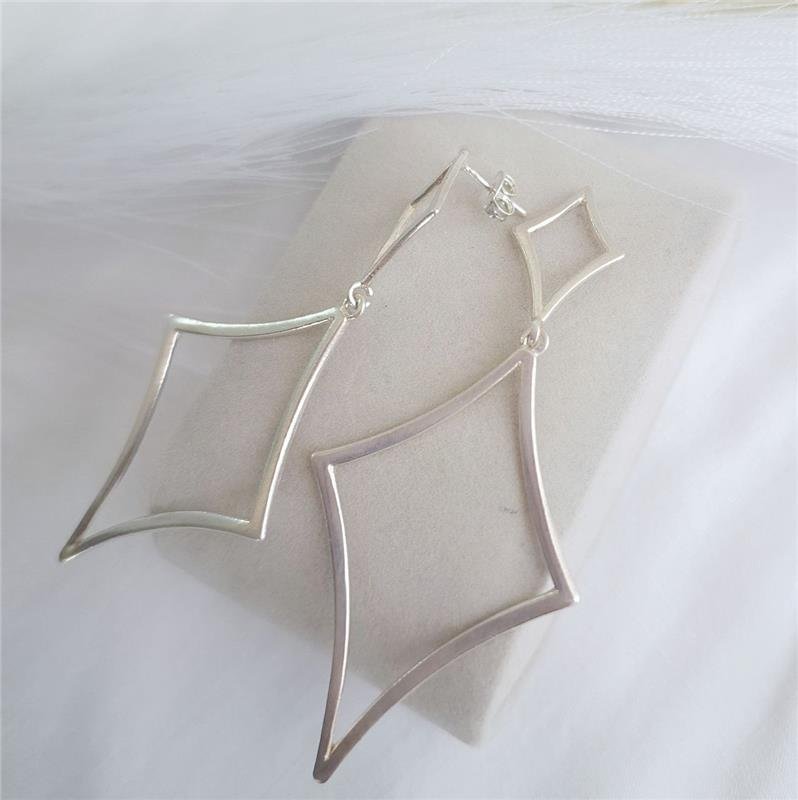 BRINCO PRATA 925 UM LOSANGO PEQUENO E UM LOSANGO GRANDE PENDURADO