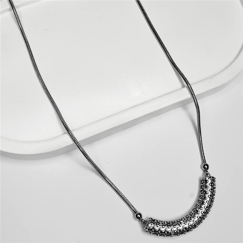 COLAR AÇO INOX AÇO RABO DE RATO PINGENTE TRABALHADO COM MICROZIRCÔNIAS