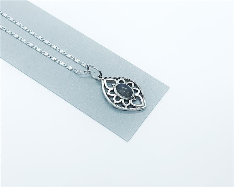 COLAR COM PINGENTE TRABALHADO COM PEDRA NATURAL