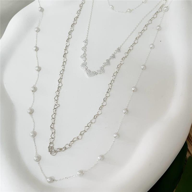 COLAR PRATA 925 ALONGADO PÉROLAS PEQUENAS INTERCALADAS 