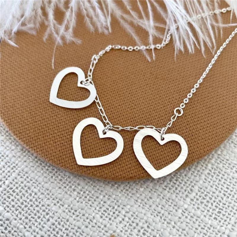 COLAR PRATA 925 CHOCKER CORAÇÕES GRANDES VAZADOS