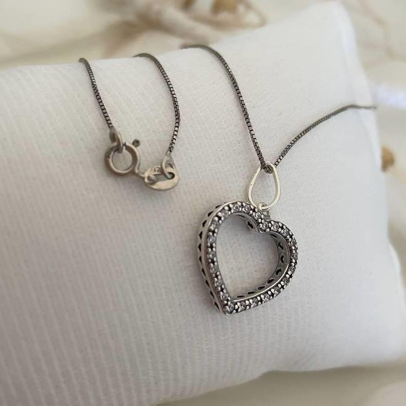 COLAR PRATA 925 CORAÇÃO CRAVEJADO COM ZIRCÔNIA