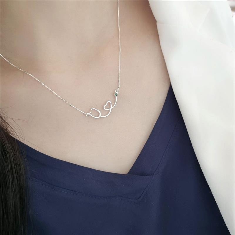 COLAR PRATA 925 ESTETOSCÓPIO CORAÇÃO