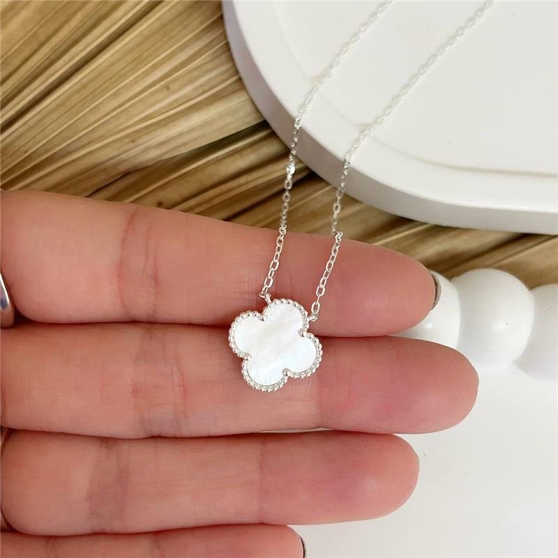 COLAR PRATA 925 PINGENTE TREVO MADREPÉROLA CONTORNO TRABALHADO