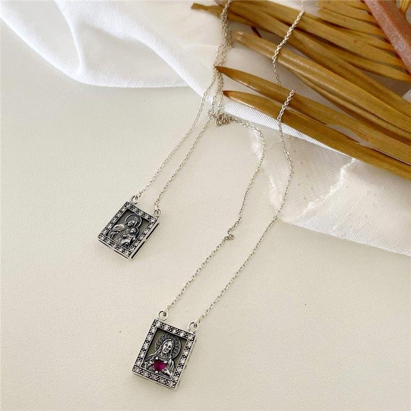 ESCAPULÁRIO PRATA 925 VAZADO COM PEDRAS