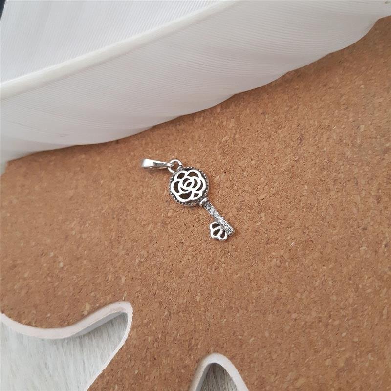 PINGENTE PRATA 925 CHAVE FLOR COM PEDRA